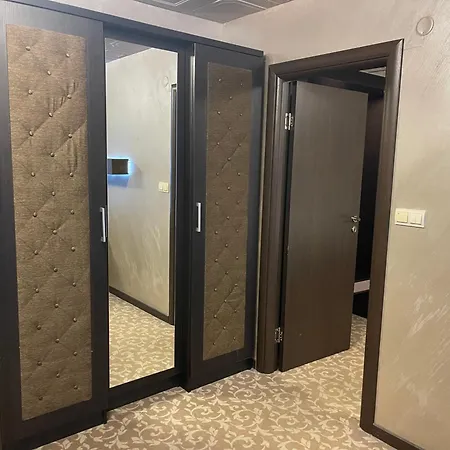 мия 2 Deluxe Royal Apartament Velingrad